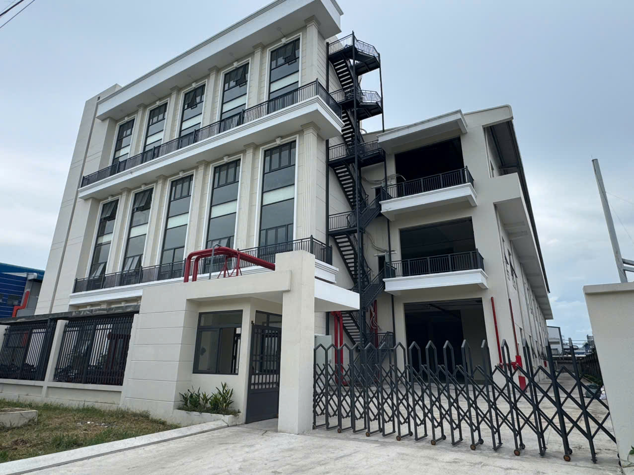 CHO THUÊ / BÁN NHÀ XƯỞNG DỆT NHUỘM